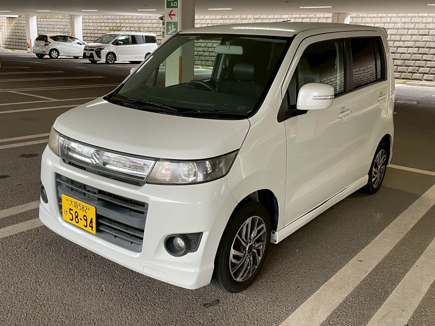 スズキ ワゴンR スティングレーの画像
