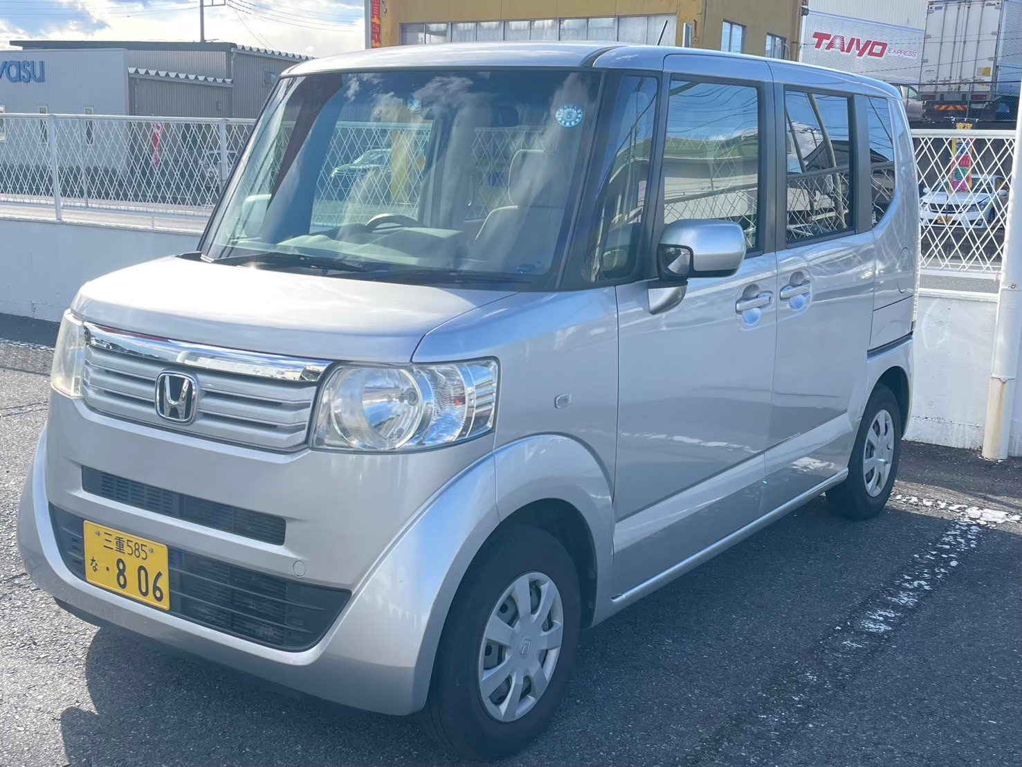 ホンダ N-BOXの画像